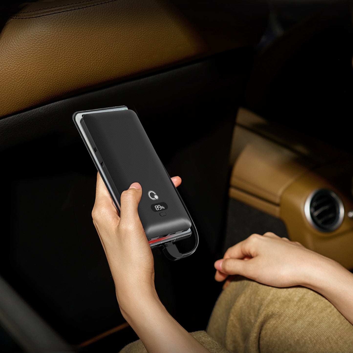 USB C fast charging 20W 10000mAh Portable Power bank Charger with Built-in Cables and AC outlet, USB C Fast Charging Power Bank with 3 Cords for iPhone,Tablet,Smart Phones